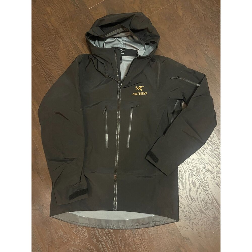 Arc’teryx Alpha SV Gore-Tex Jacket 24K Black Men’s Medium SAMPLE